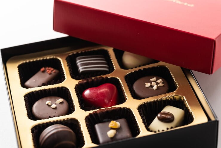 تصویر 4 از شکلات کادویی ایرانی با طعم اصیل و بسته بندی شیک